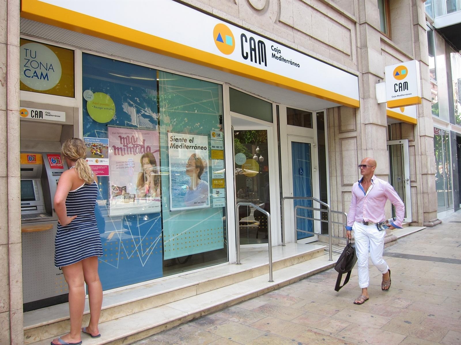 Banco Sabadell Cerrara Un Tercio De Las Oficinas De La Cam Teinteresa