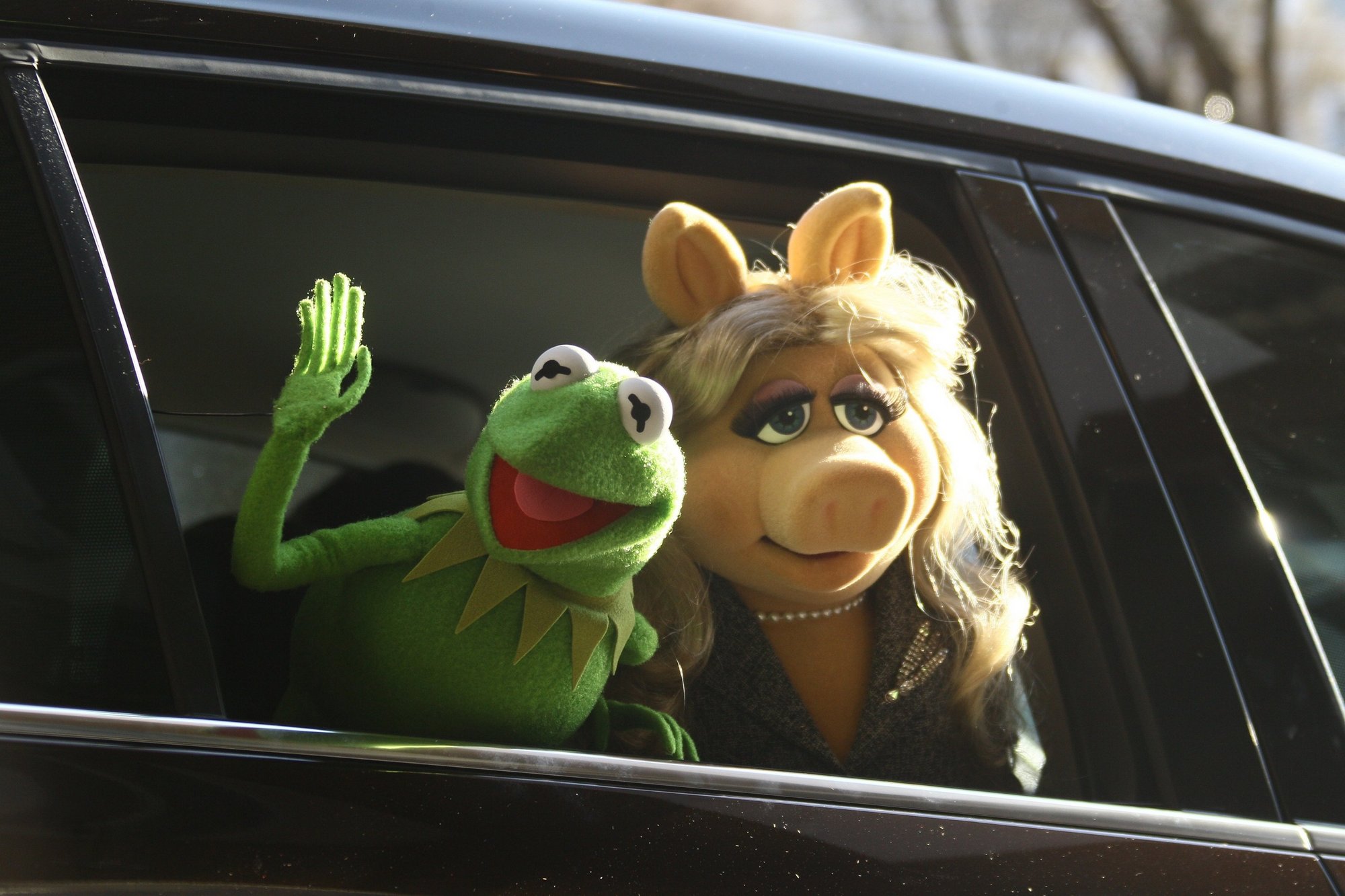 La Rana Gustavo y la señorita Peggy visitan España para presentar el regreso de »Los Muppets»