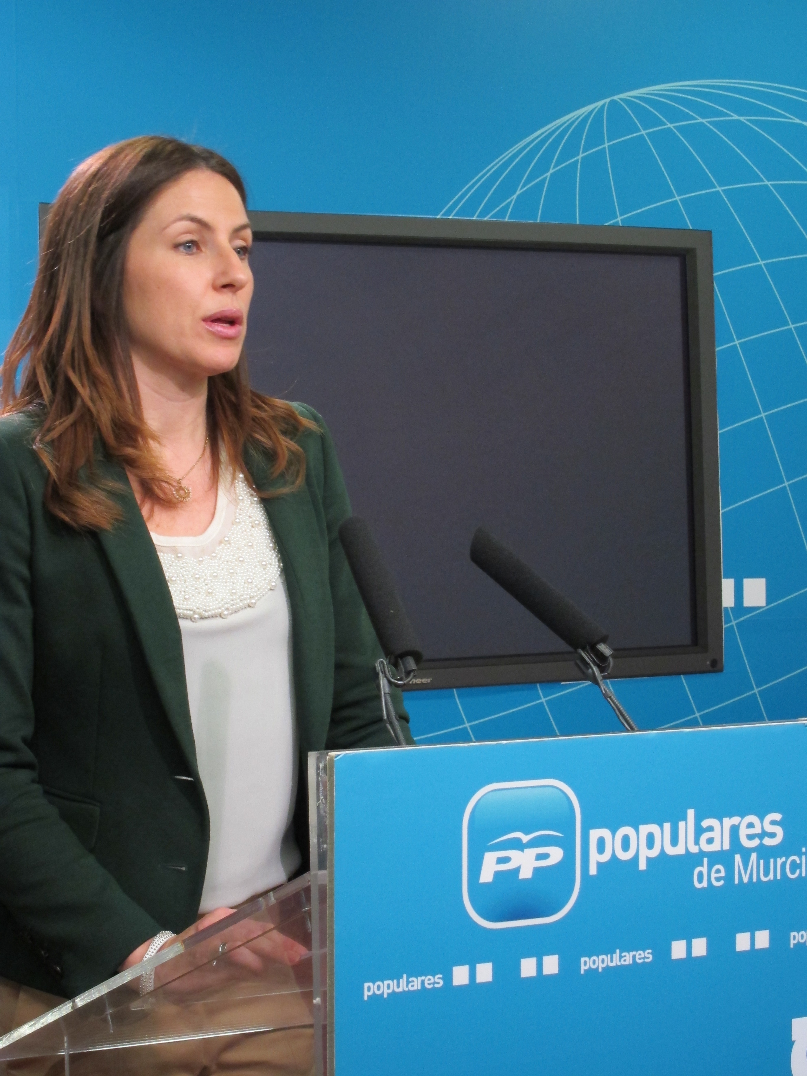 Laura Muñoz (PP) afirma que «estamos haciendo sostenible un sistema sanitario que el PSOE dejó herido de muerte»