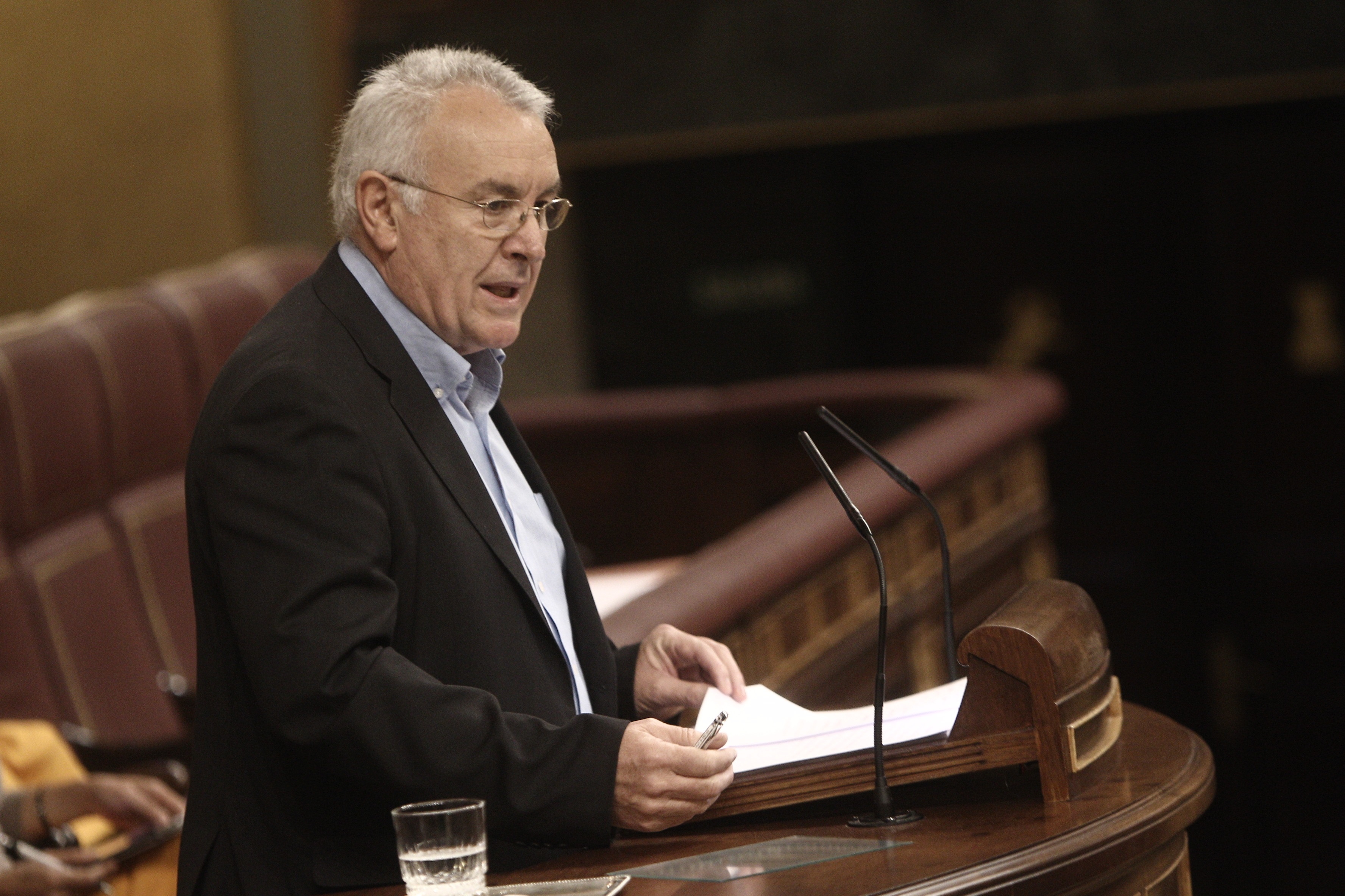 IU pide el cese de Wert, «el ministro con menos talento de España», por «mercantilizar» la educación pública en la LOMCE