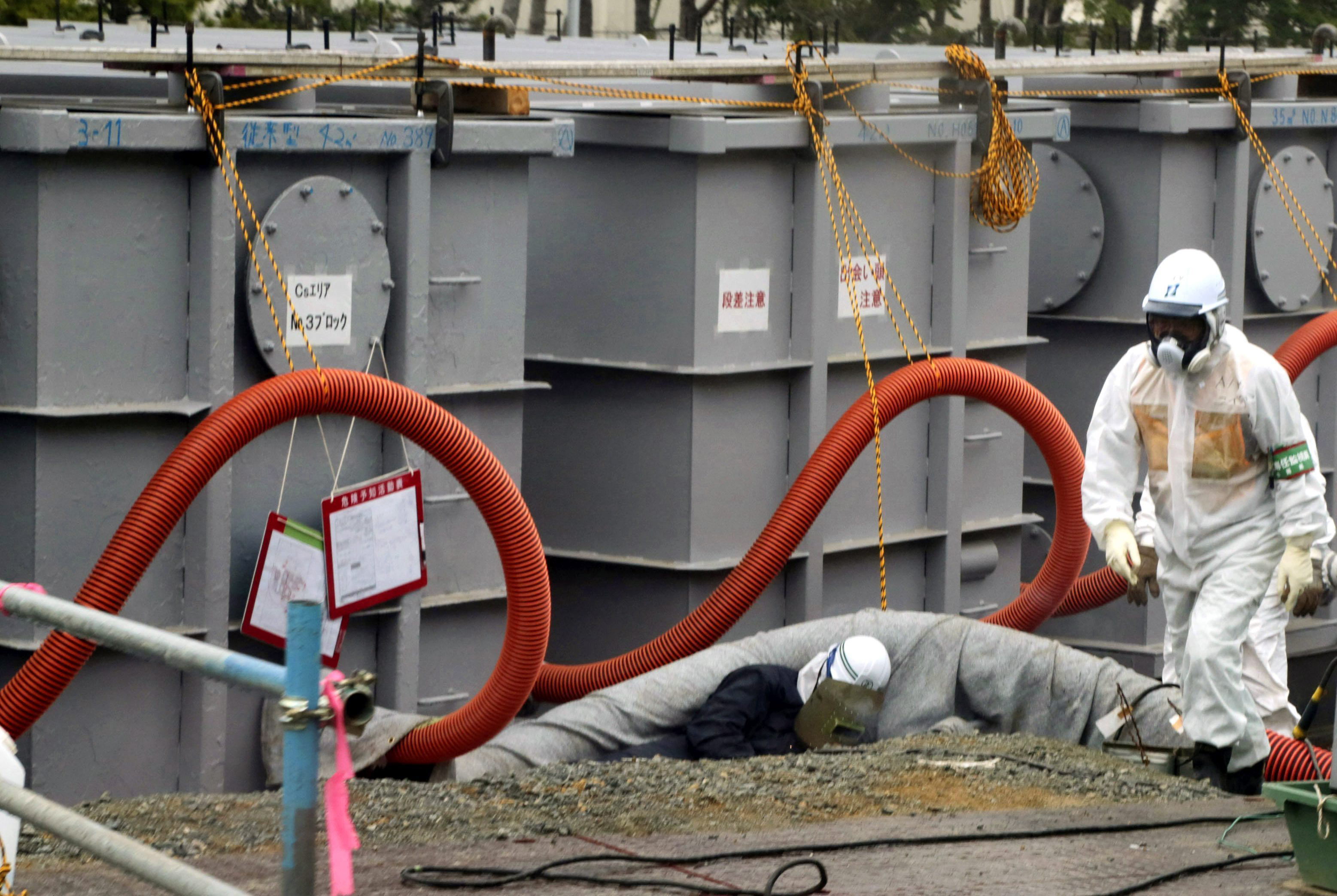 Los técnicos de Fukushima reactivan un nuevo sistema para tratar el agua radiactiva