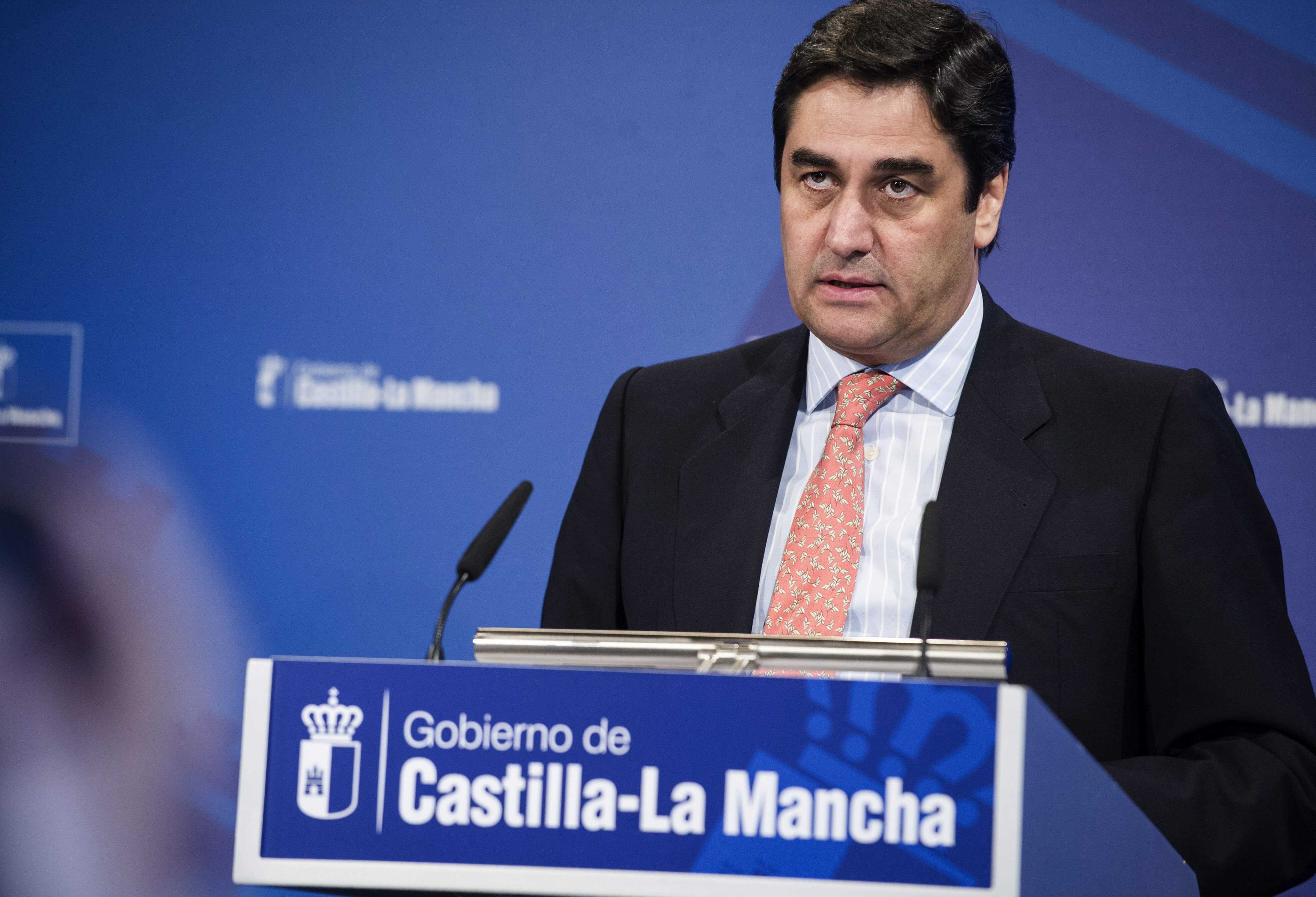 Extremadura prohibirá por ley que sus altos cargos concurran a oposiciones
