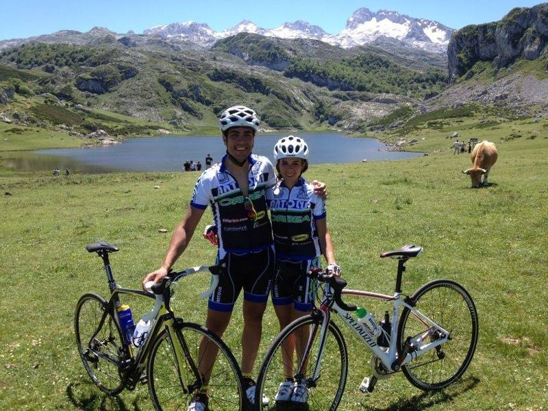 Los pacenses Silvia Morera y Samuel García representarán a Extremadura en la carrera ciclista »Titan Desert 2014»