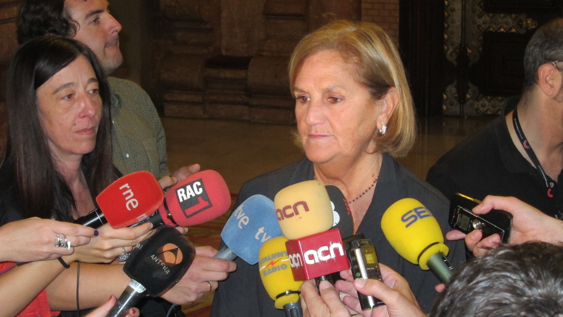 La presidenta del Parlamento catalán confía en que Camacho comparezca en por el caso Método 3