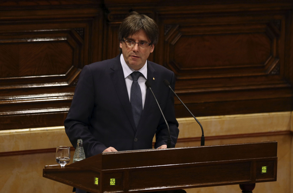 Puigdemont advierte a la CUP de que o apoya los presupuestos o habrá elecciones