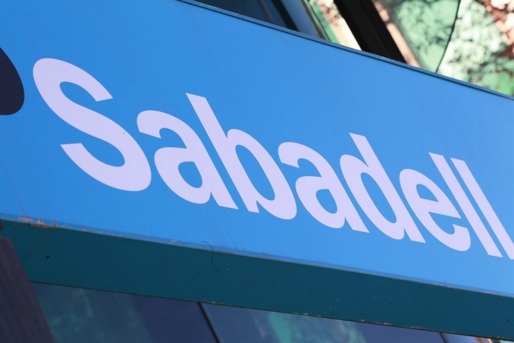 Las posiciones cortas en Sabadell caen a nuevos mínimos en el 0,78%