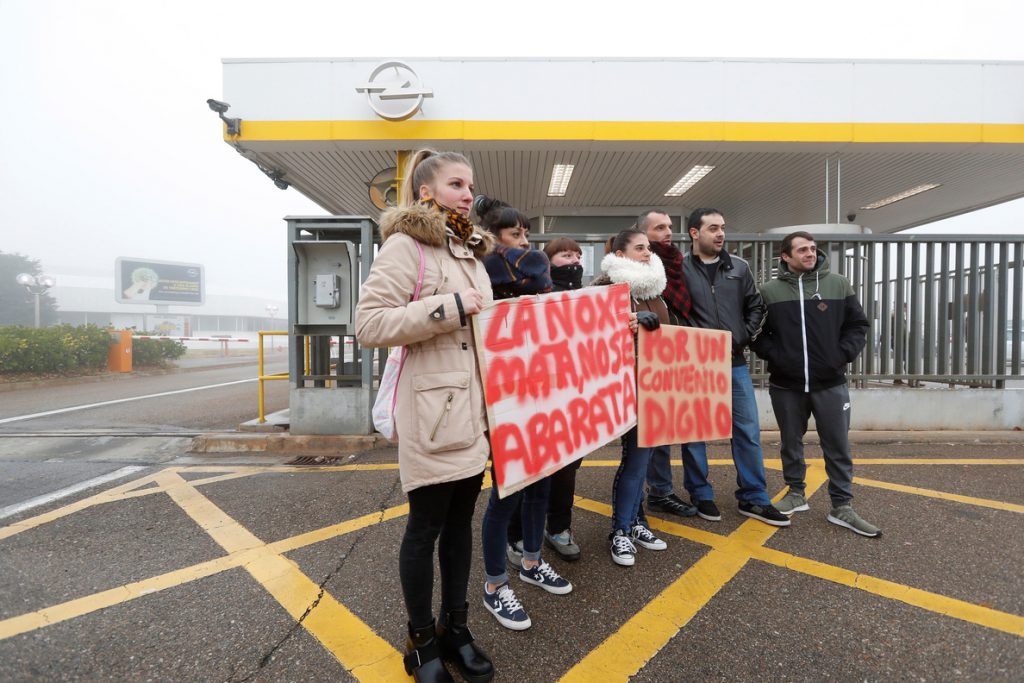Los sindicatos ven insuficiente la propuesta de Opel para alcanzar un acuerdo