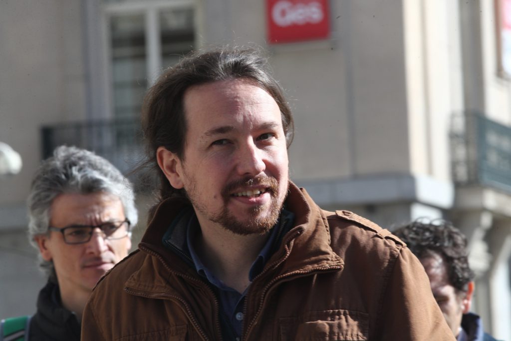 Iglesias avisa al PSOE de que sus votantes no entenderán que vuelva a «abrazarse al PP» rechazando la reforma electoral