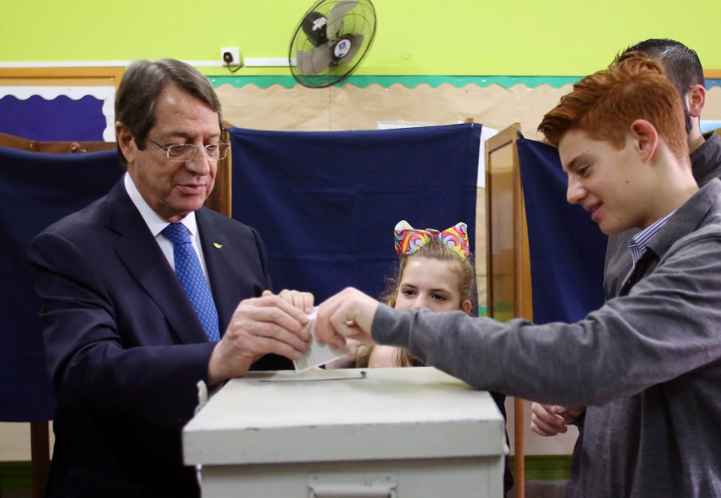 Chipre celebra la segunda vuelta de las elecciones presidenciales