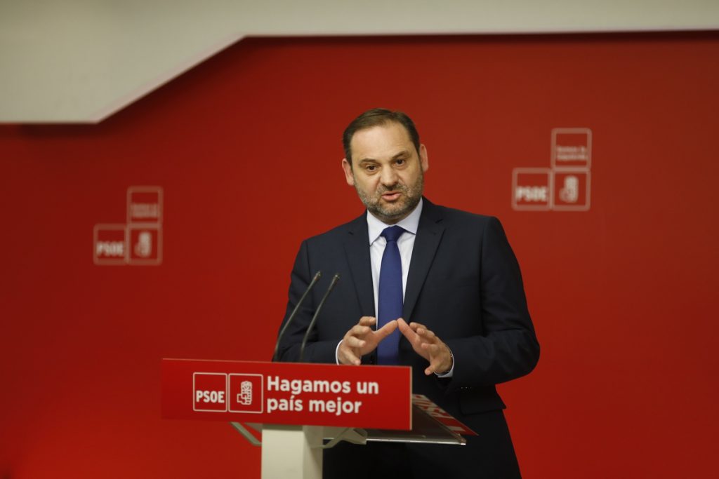 Ábalos (PSOE) adelanta que el PSC presentará una candidatura netamente socialista en Barcelona, sin fichajes importados