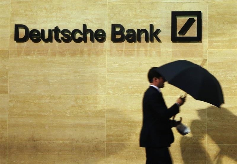 Deutsche Bank lidera las caídas del selectivo de la Bolsa alemana en el segundo día del registro a su sede