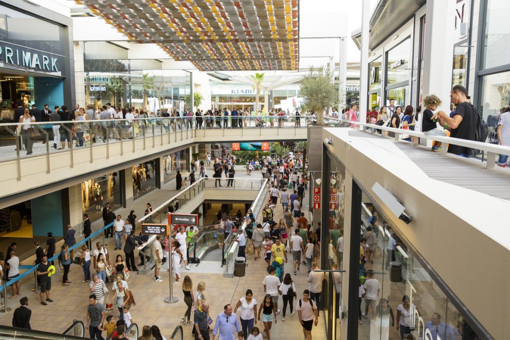 Carmila adquiere un centro comercial en Málaga y otros ocho establecimientos por 25,7 millones de euros